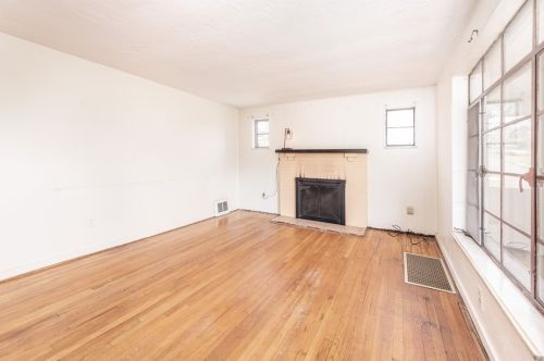 200 Sunny Dr, Pittsburgh, PA 15236-2665