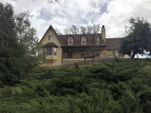 24300 Mccray Ct, Tehachapi CA  93561-7468 exterior