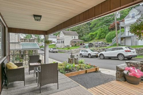 14 Oak Ave, Highland Falls NY  10928-1305 exterior
