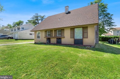 43 Princeton Ln, Willingboro, NJ 08046-2738