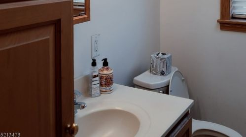 30 Coke Ave, Avenel NJ  07001-1913 exterior