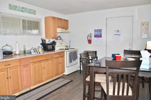 518 Black Horse Pike, Runnemede, NJ 08078-1361