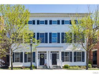 16 Elmwood Dr, Southport, CT 06890-1391