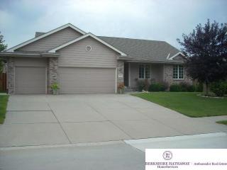 16513 Redwood St, Omaha NE  68136-3131 exterior
