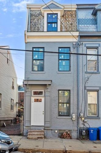 136 42nd St, Pittsburgh, PA 15201-3137