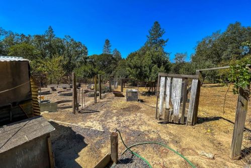 22619 Eastside Rd, Willits CA  95490-9780 exterior