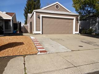 3032 Springview Meadows Dr, Rocklin, CA 95677-3642
