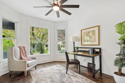 2750 Murray Ave, Milwaukee WI  53211-3645 exterior