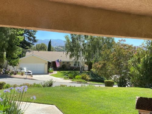 24421 Shadeland Dr, Santa Clarita CA  91321-3616 exterior