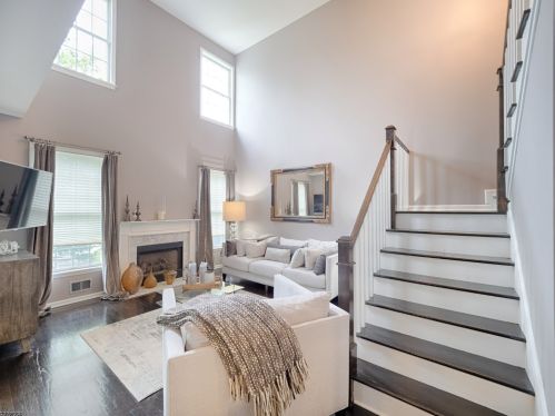 84 Ln Costa Dr, Annandale NJ  08801-1665 exterior