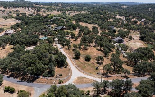 24051 Restive Way, Grass Valley, CA 95949-8115