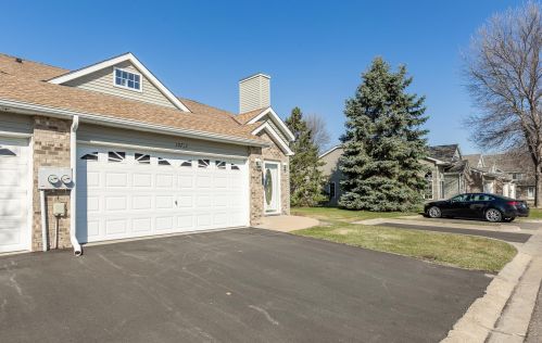 10712 Sycamore St, Minneapolis, MN 55433-4329