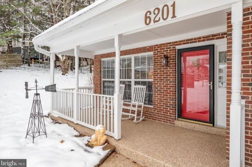 6201 Oaklawn Ln, Woodbridge, VA 22193-3996