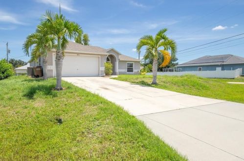 1405 15th St, Cape Coral FL  33909-1573 exterior