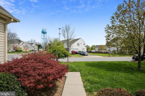 39 Houser Dr, Lovettsville VA  20180-8631 exterior