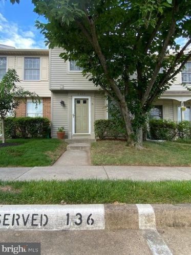 8483 Aurora Ct, Lorton VA  22079-3040 exterior