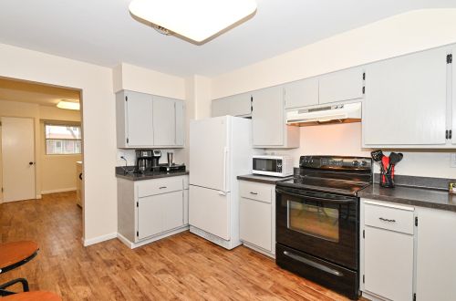 225 Wilbur Ave, Waukesha, WI 53186-6240