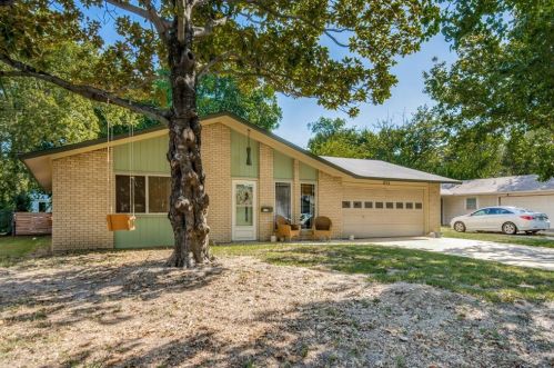 1713 Emery St, Denton, TX 76201-2547