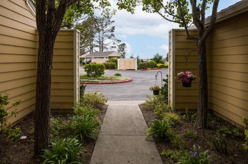 78 Amesport Lndg, Princeton By The Sea CA  94019-1974 exterior