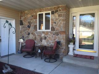 575 Country Ln, Cambridge, WI 53523-9284