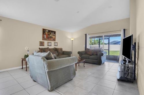 1785 Holton Rd, Lakeland FL  33810-3858 exterior