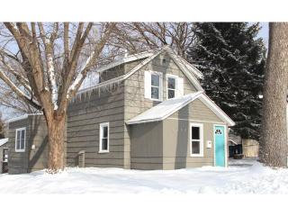 2727 9th Ave, Saint Paul, MN 55109-3133