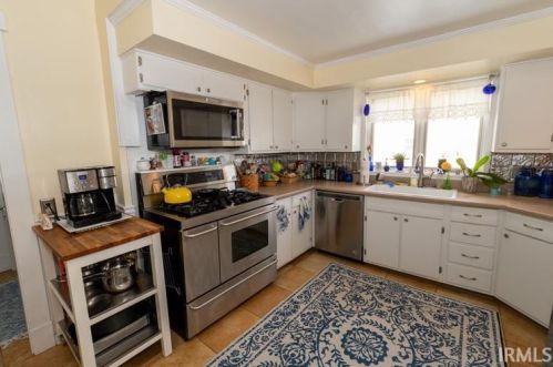 321 Edgewater Dr, Mishawaka IN  46545-6910 exterior