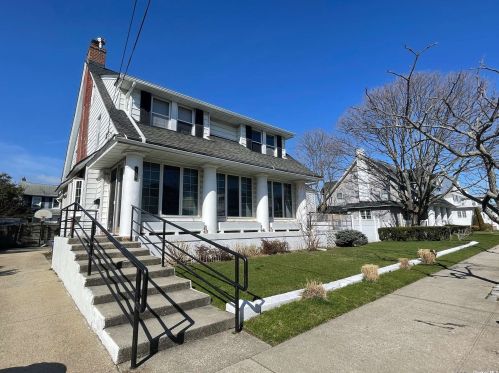 413 Beach 125th St, Far Rockaway NY  11694-1705 exterior