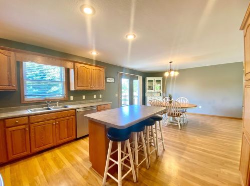 191 Penny Ln, Le Roy, MN 55951-6728