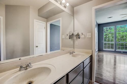 100 Parque Cir, Georgetown TX 78626-4537 exterior