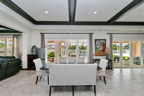 16105 Mariposa Ave, Riverside CA  92504 exterior