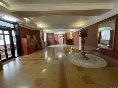 210 Martine Ave, White Plains NY  10601-3403 exterior