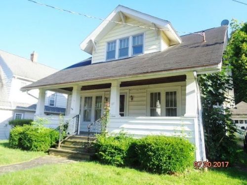 69 Dearborn St, Jamestown, NY 14701-7872