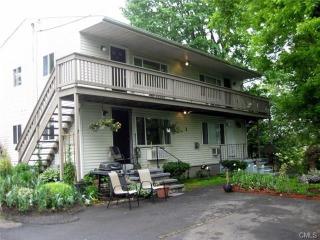 2 Dean St, Danbury CT  06810-5767 exterior