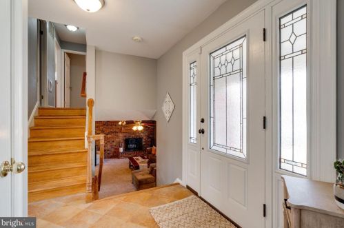 6614 Huntsman Blvd, Springfield VA 22152-2621 exterior