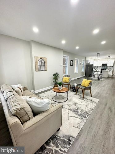 2411 Tatnall St, Wilmington, DE 19802-4117