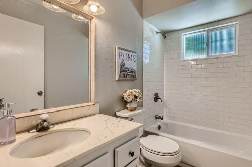 6732 Greenleaf Dr, Citrus Heights CA  95621-6353 exterior