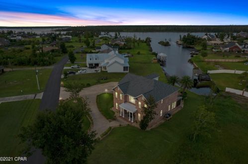 1423 Bay Dr, Lynn Haven, FL 32444-3207