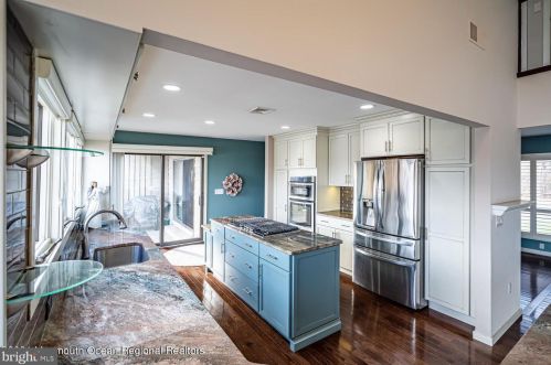 74 Moorage Ave, Berkeley Township NJ 08721-1836 exterior