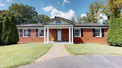 7525 Twining Dr, Knoxville, TN 37919-7126