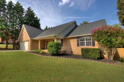1887 Southcliff Dr, Maryville, TN 37803-7519