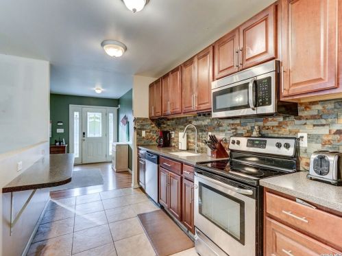 555 Connetquot Ave, Islip Terrace NY  11752-2503 exterior