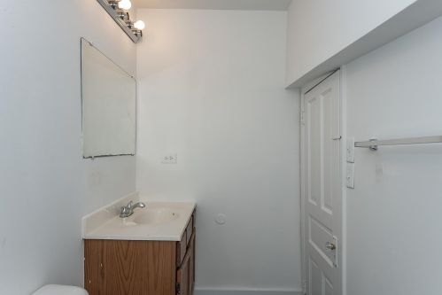 235 Emming St, Cincinnati OH 45219-1464 exterior