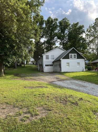 321 Georgia Ave, South Connellsville, PA 15425-2249