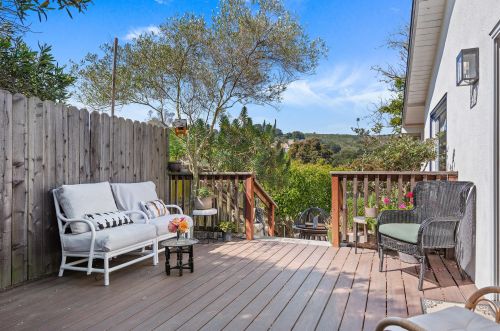 1720 Calle Poniente, Santa Barbara CA  93101-4916 exterior