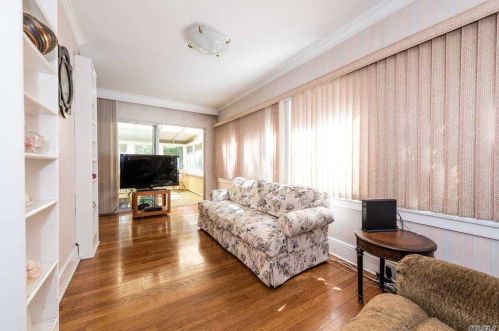 117 Magnolia Ave, Mount Vernon NY  10553-1244 exterior