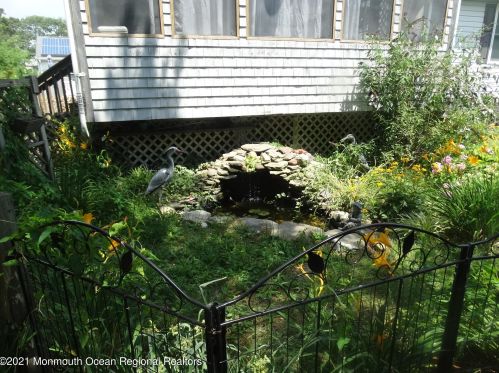 732 Palm Beach Dr, Lacey NJ  08731-4906 exterior