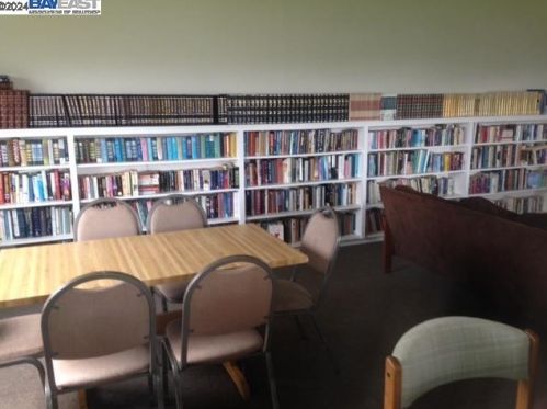 176 Harbor Dr, Daly City CA  94014-2829 exterior