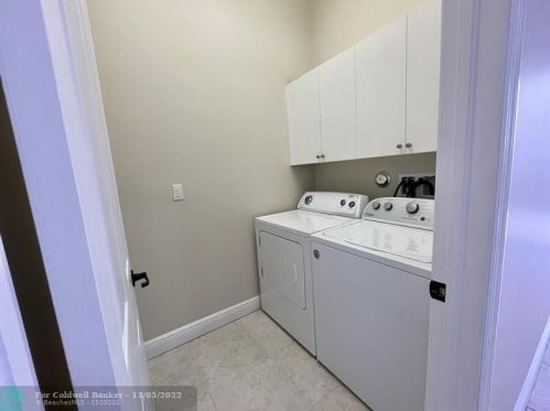 8359 38th St, Hollywood FL  33024-3130 exterior