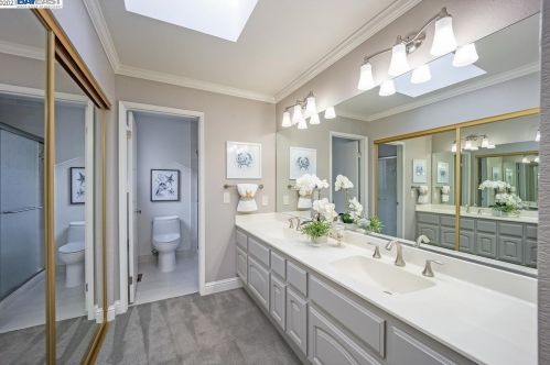 5230 Riverdale Ct, Pleasanton CA  94588-3759 exterior